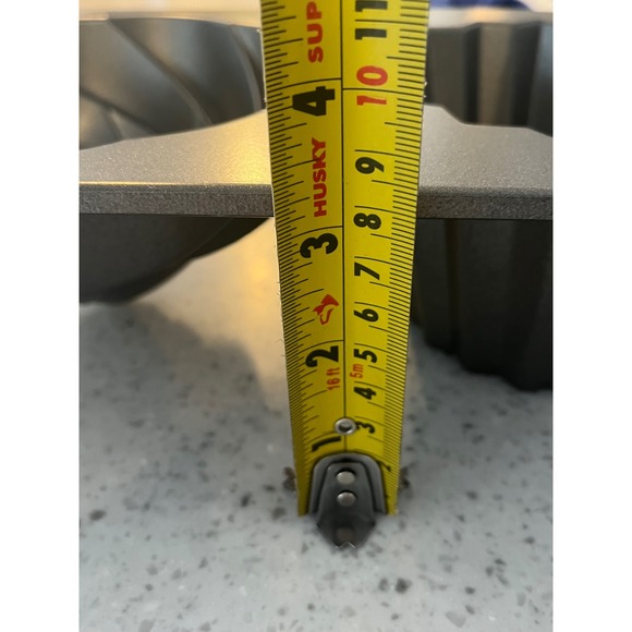 Nordic Ware Cute Cupcake Nonstick Baking Pan Makes One Giant Cupcake - Picture 8 of 8